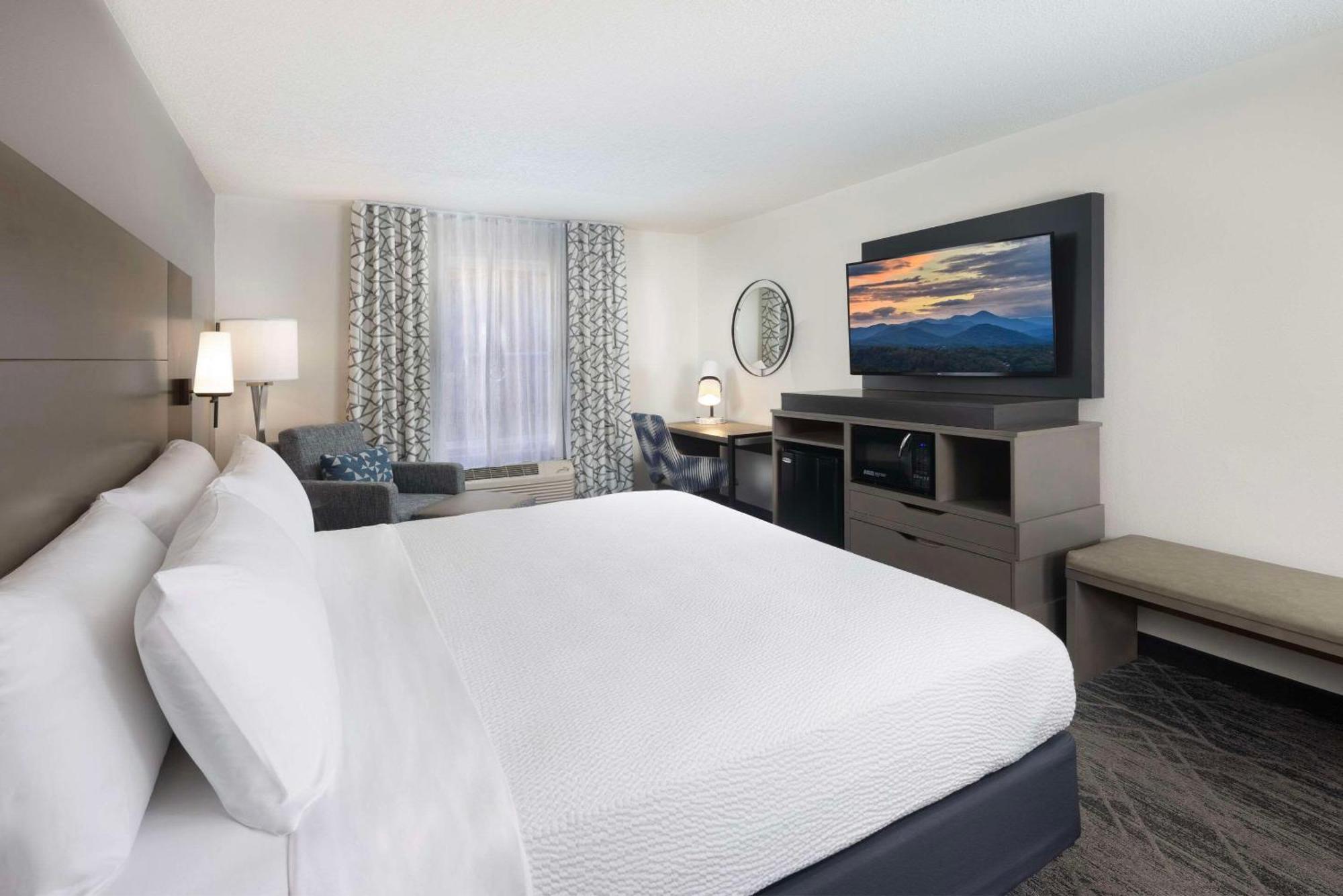 Country Inn & Suites By Radisson Asheville Downtown Tunnel Road Esterno foto