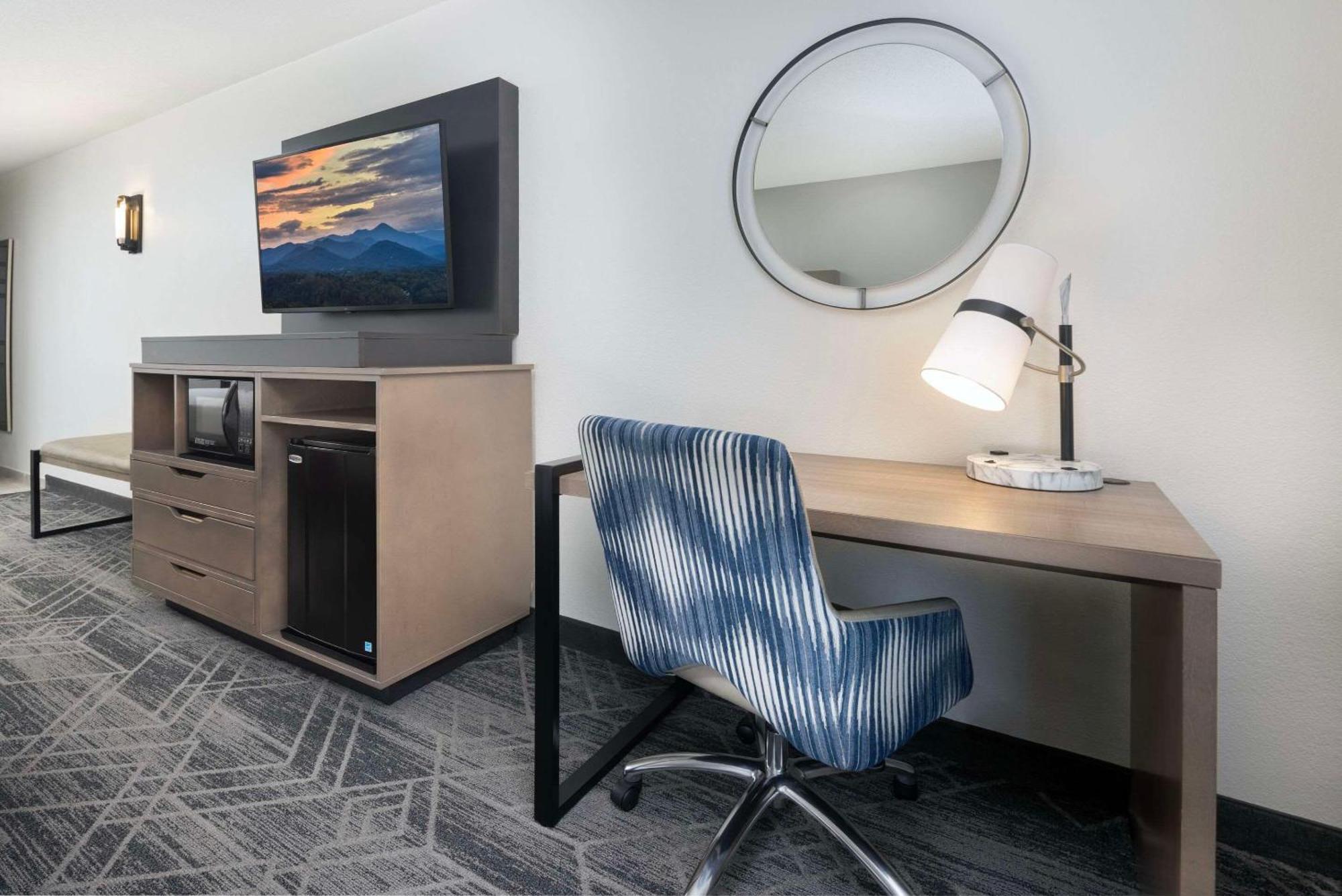 Country Inn & Suites By Radisson Asheville Downtown Tunnel Road Esterno foto