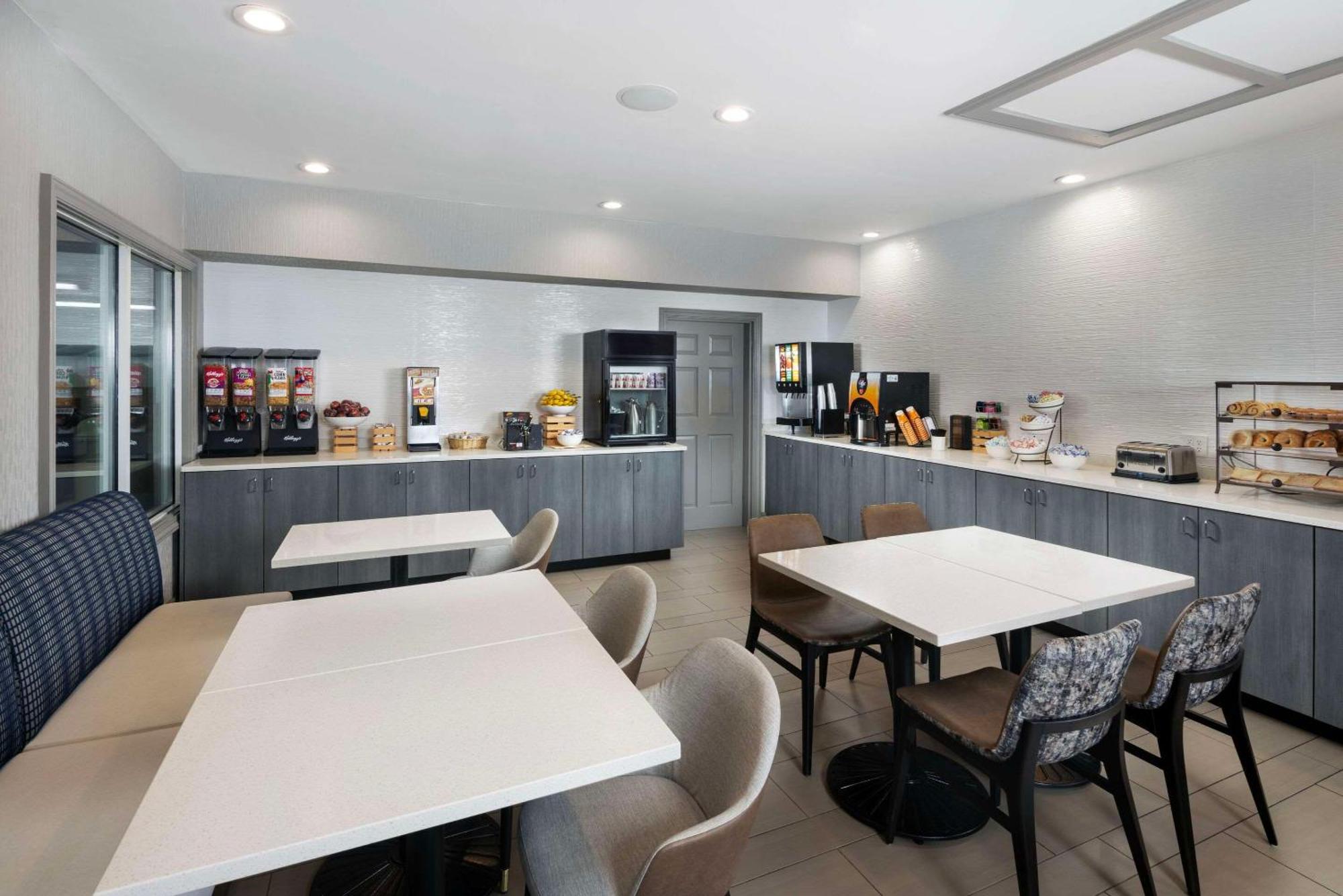 Country Inn & Suites By Radisson Asheville Downtown Tunnel Road Esterno foto