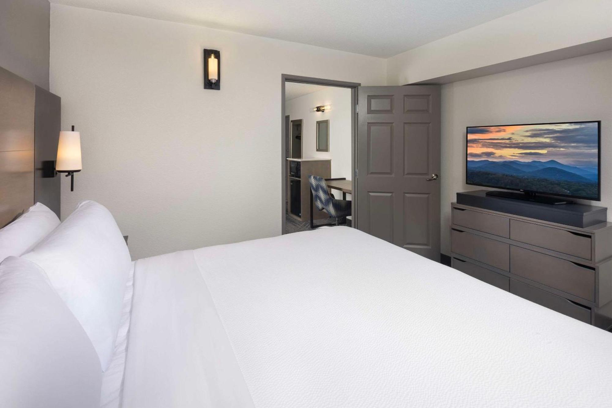 Country Inn & Suites By Radisson Asheville Downtown Tunnel Road Esterno foto